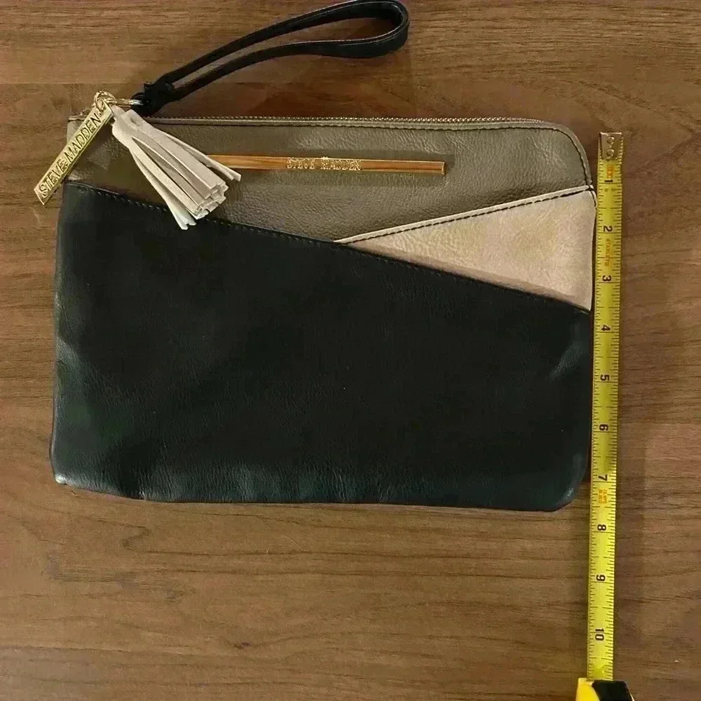 Steve Madden NWOT, clutch, gold accents, black, taupe, rose, tassel, wristlet